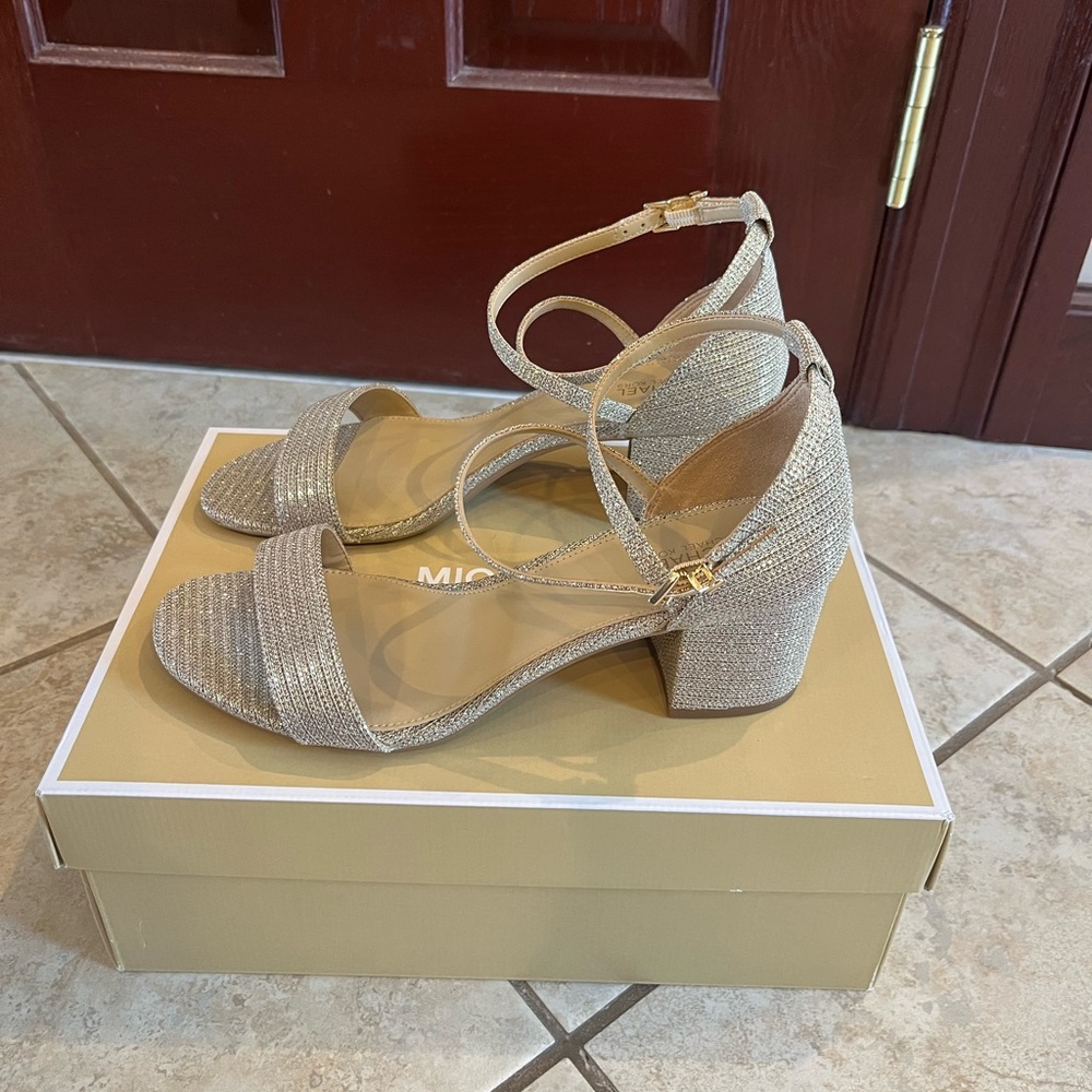 Michael Kors Gold Glitter Sandal Heel Size 7, Never worn - Picture 3 of 5